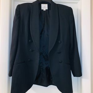 EN AVANCE like new black padded blazer. Size 6.